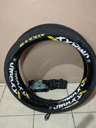 Kit - 2 pneus maxxis + 2 aros vmaxx DH + 2 câmera de ar Falcon balão
