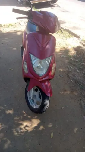 Scooter shineray 50cc vermelha  elétrica 