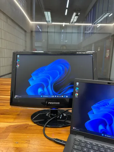 Desapegando - Monitor Positivo 16 polegadas LCD 