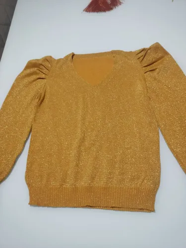 Blusa feminina de lurex dourada 