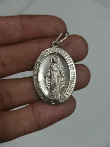 Pingente de prata se lei de Maria, tamanho medio
