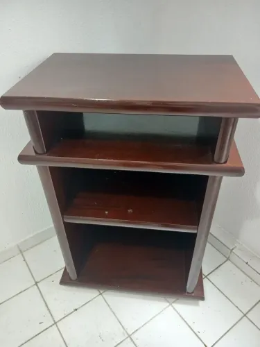 Rack de sala vertical mini estante em madeira mogno 50 lar x 1,00 alt x 0,40 prof
