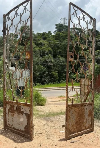 Portão antigo de ferro 2 bandeiras  belíssimo 
