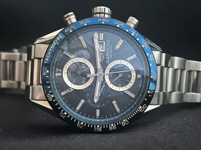 Esse é o modelo TAG Heuer Carrera Calibre?16 (ref.?CBM2112.BA0651), automático ?