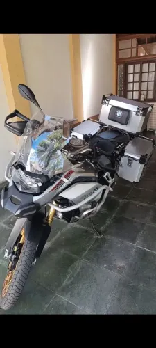 Vendo gs 850 adventure muito nova