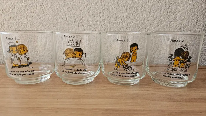 4 copos vintage da coleção amar é. ..