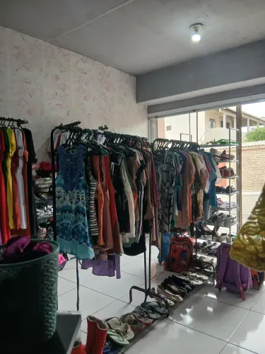 Roupas feminino e masculina