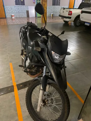 Xre 300 preta 2017