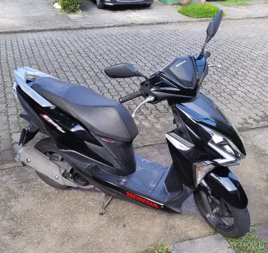 Moto scooter Honda Elite 125 quitada no meu nome. Ipva pago 2026
