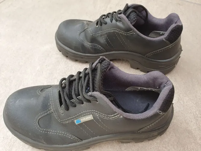 Tenis de segurança Marluva  / N: 38 / jacarei 