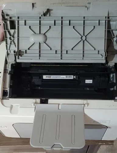 Impressora HP laserjet p1102 tonner 85a novo 700 reais