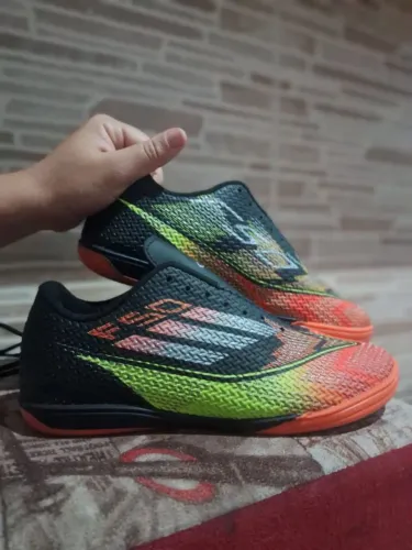 Chuteira futsal F50 da Adidas