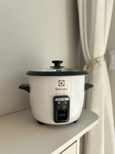 Panela de arroz elétrica