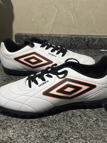Chuteira UMBRO The real footballer