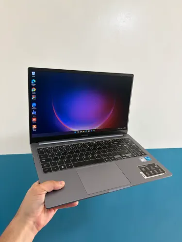 Notebook Samsung Book 4