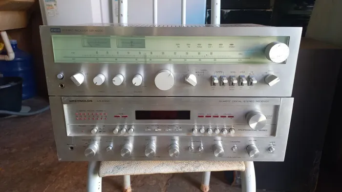 Dois Receiver Greynoods LR 4000 e CCE SR 4000