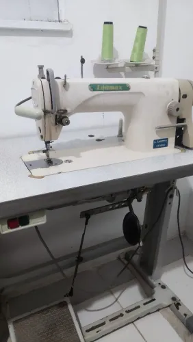 Máquina de Costura Industrial Reta Lanmax - Excelente Estado