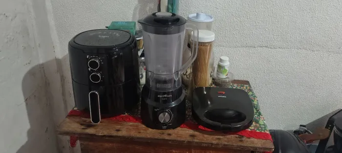 Airfryer, liquidificador, sanduicheira 