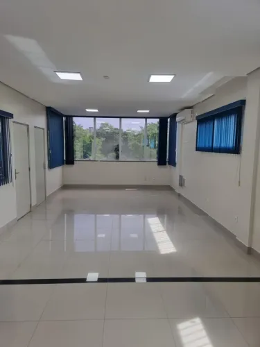 Sala comercial próxima ao shopping