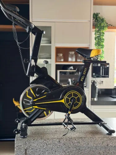 Bicicleta ergométrica bike spinning