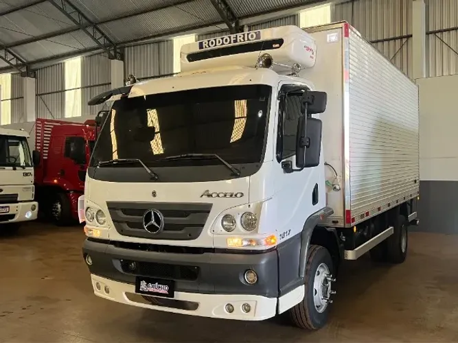 MERCEDES BENZ ACCELO 1017 2025