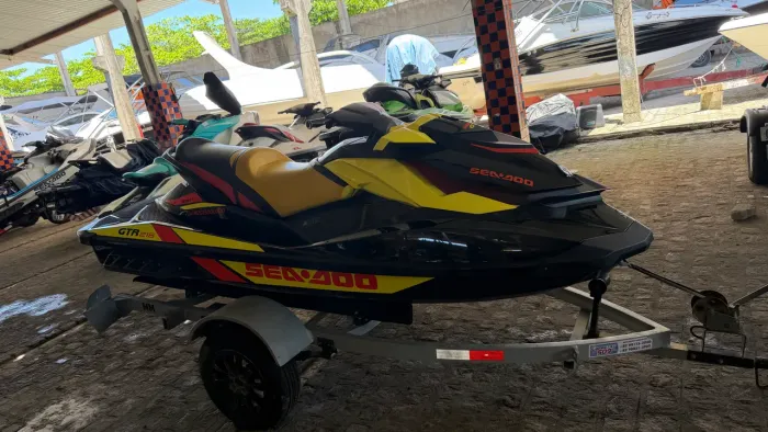 Jetski seadoo gtr 215