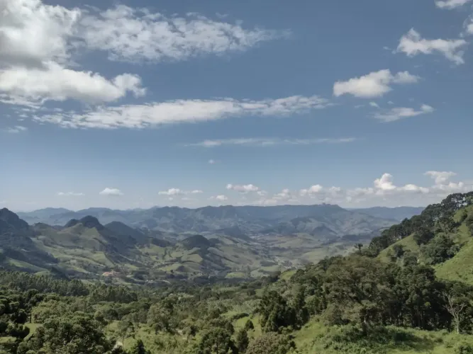 Terreno chácara com vista para Pedra do Baú - 30.000m2 - São Bento do Sapucaí - SP