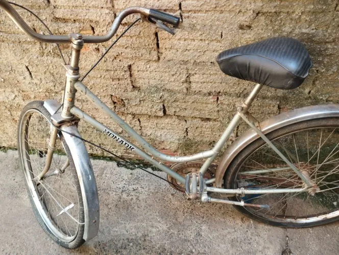 Bicicleta antiga Ipanema para restaurar