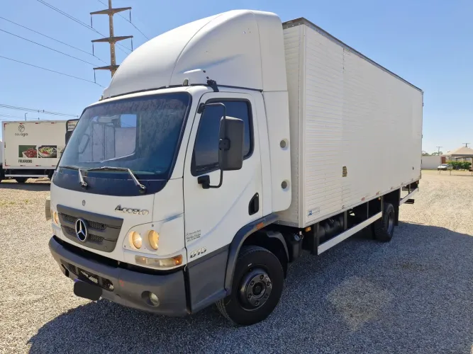 Acello 815 2020 Completo bau