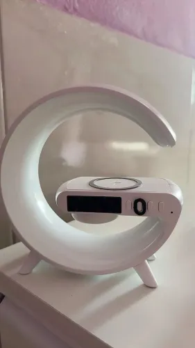 Luminária Despertador Com Luz Led Bluetooth Caixa Som Relógio Digital C/ Indução Abajur
