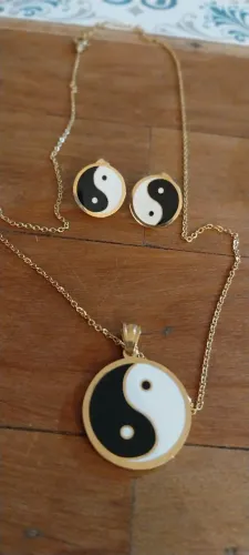 Conjunto bijou. Colar brinco. Mais uma anel