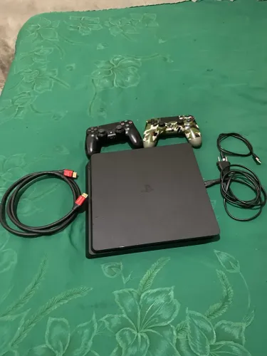 PlayStation 4 slim 1T