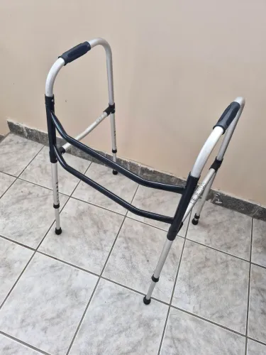 Andador em Alumínio