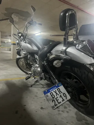 Dafra Kansas 250 Carburada