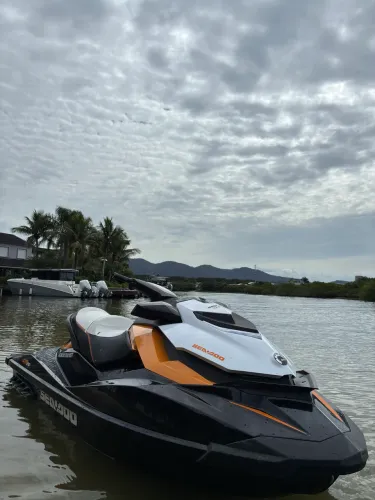 Jet Ski GTR 215
