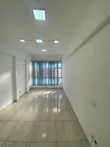 Sala Comercial de 30m² em Centro Comercial em Campo Grande