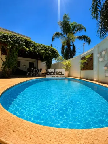Excelente Casa Residencial no Condomínio Villaggio 3 Aceita 100% de Permuta em Lotes