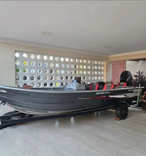 Lancha em alumínio, em solda MIX,Motor Mercury 60 hp , esta semi nova
