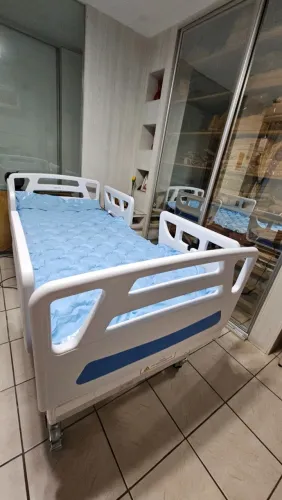 Cama Hospitalar Motorizada 8 Posições + Colchão D33 + Colchão Pneumático 220v