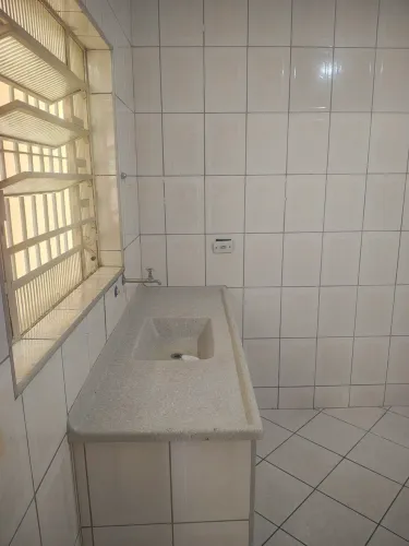 Quarto, cozinha, banheiro e lavanderia