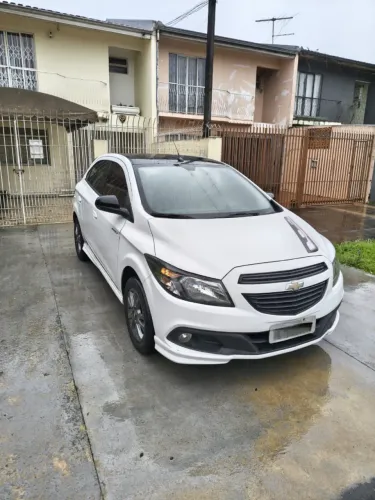 Chevrolet Onix Hatch Effect 1.4 8V Flex Power Mec. 4P 2015