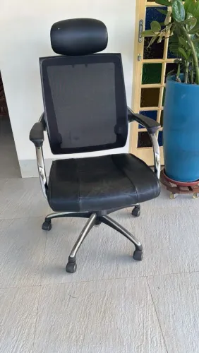 Cadeira para escritório. S