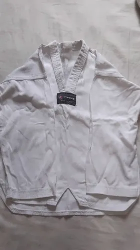 KIMONO M2 (Infantil) - p/ crianças de aproximadamente 1,20 m a 1,30 m ( de 6 a 8 anos).