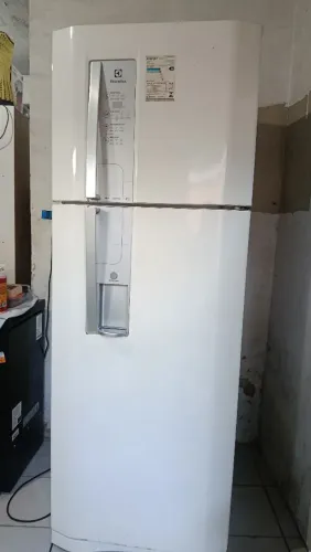 Geladeira Electrolux Frost Free funcionando mas não está gelando