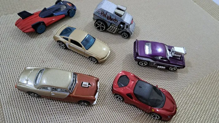 Miniaturas Hotwheels Loose de qualidade 1/64