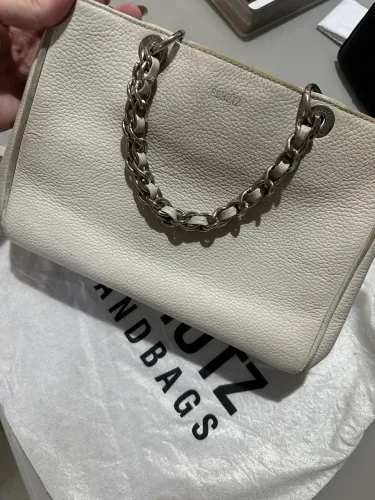 Bolsas de couro marca Schutz