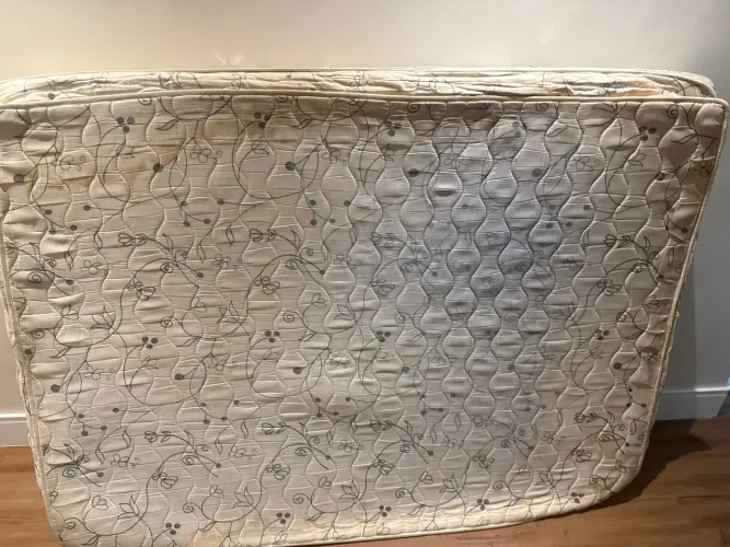 Colchão Casal 188 X 138 para DOAÇÃO