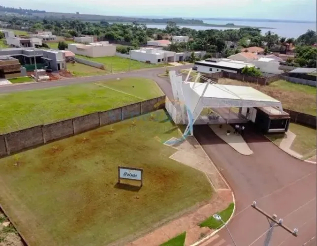 Terreno em condomínio fechado