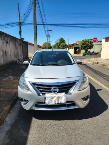 Nissan Versa Unique 1.6 16V Flexstart 4P Aut. 2017