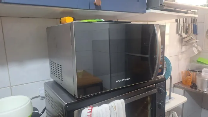 Microondas brastemp 31 litros com defeito